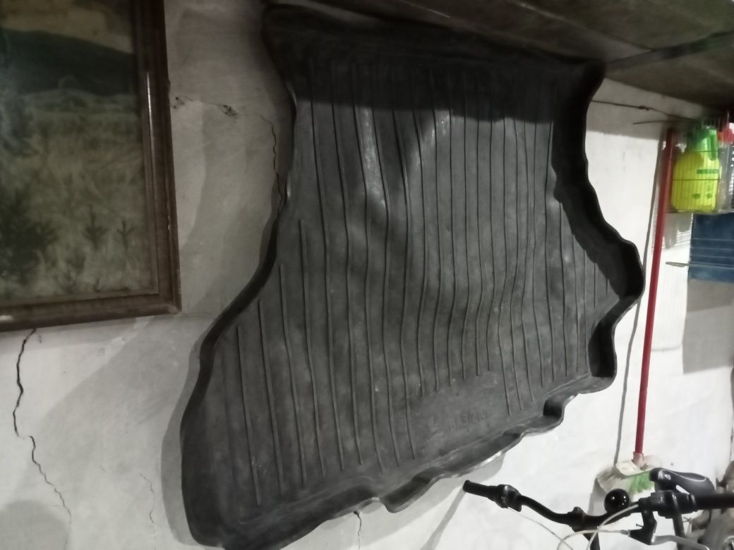 Продам коврик в багажник ваз 2109-21099