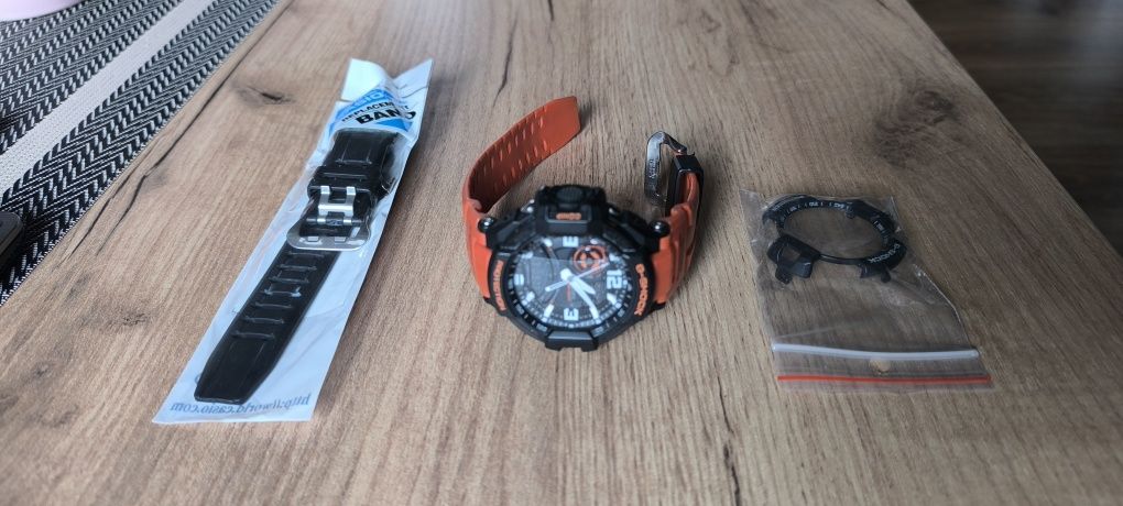 Zegarek Casio G Shock GA-1000 z dodatkami