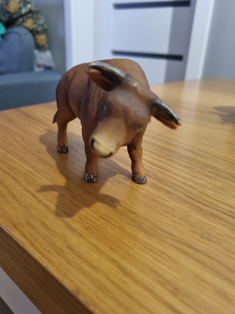 Byk schleich figurka