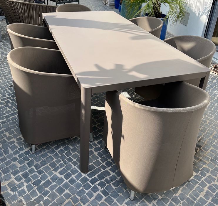 Mesa e cadeiras do jardim para 6 a 8 pessoas