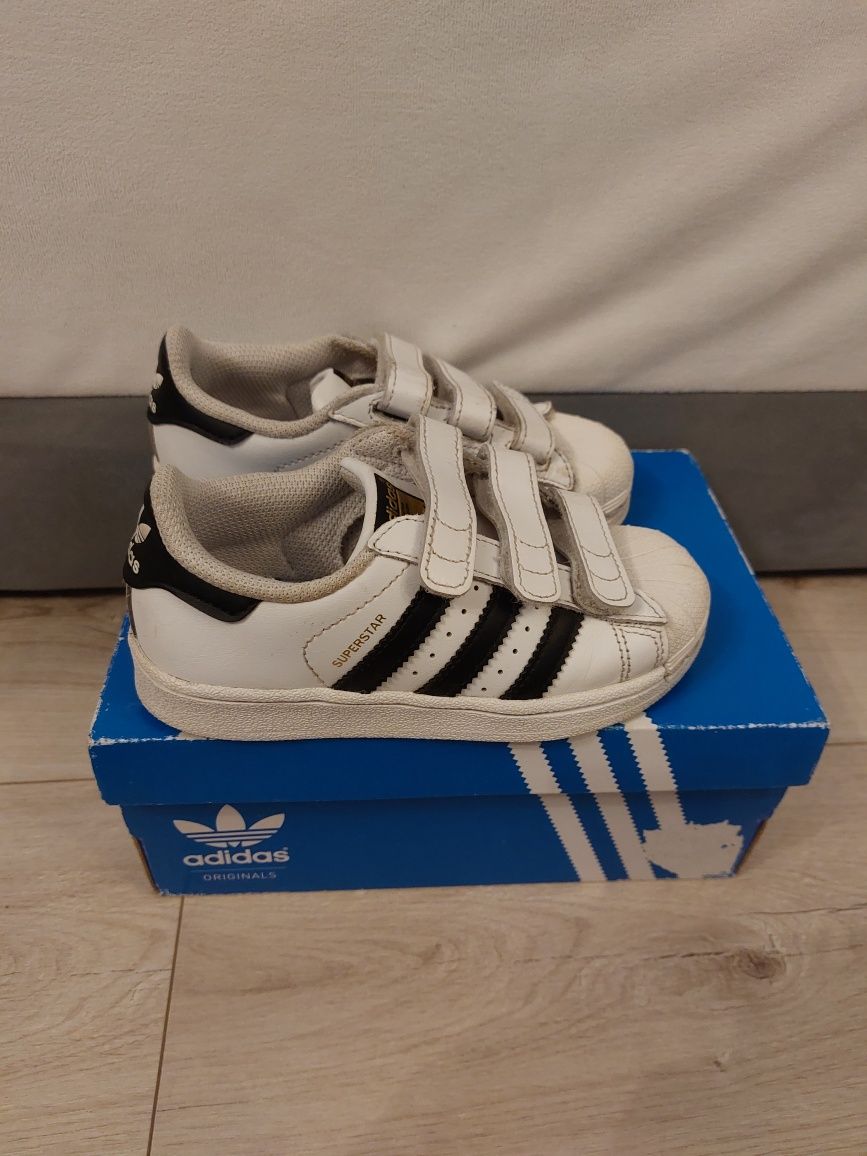 Białe Adidas Superstar rozm. 28, na rzepy