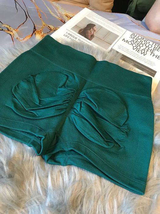 Нові лосінки з ефектом пуш ап шорти пуш ап