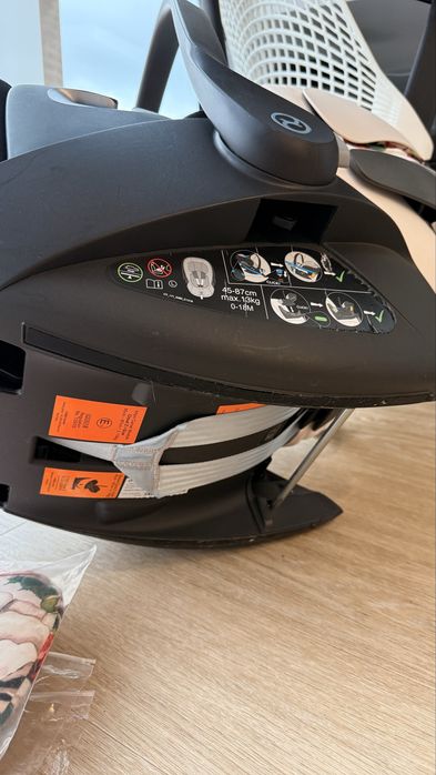 Cybex Cloud Z i-Size Spring Blossom Light + есть поворотная база