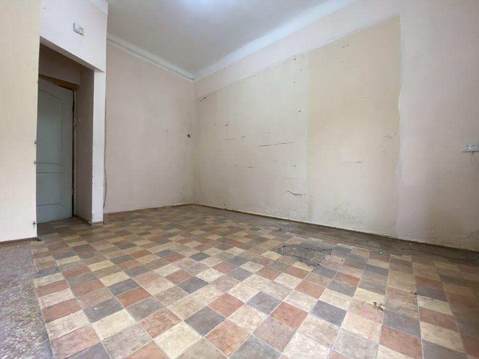 Здається окреме приміщення, район 12 школа.