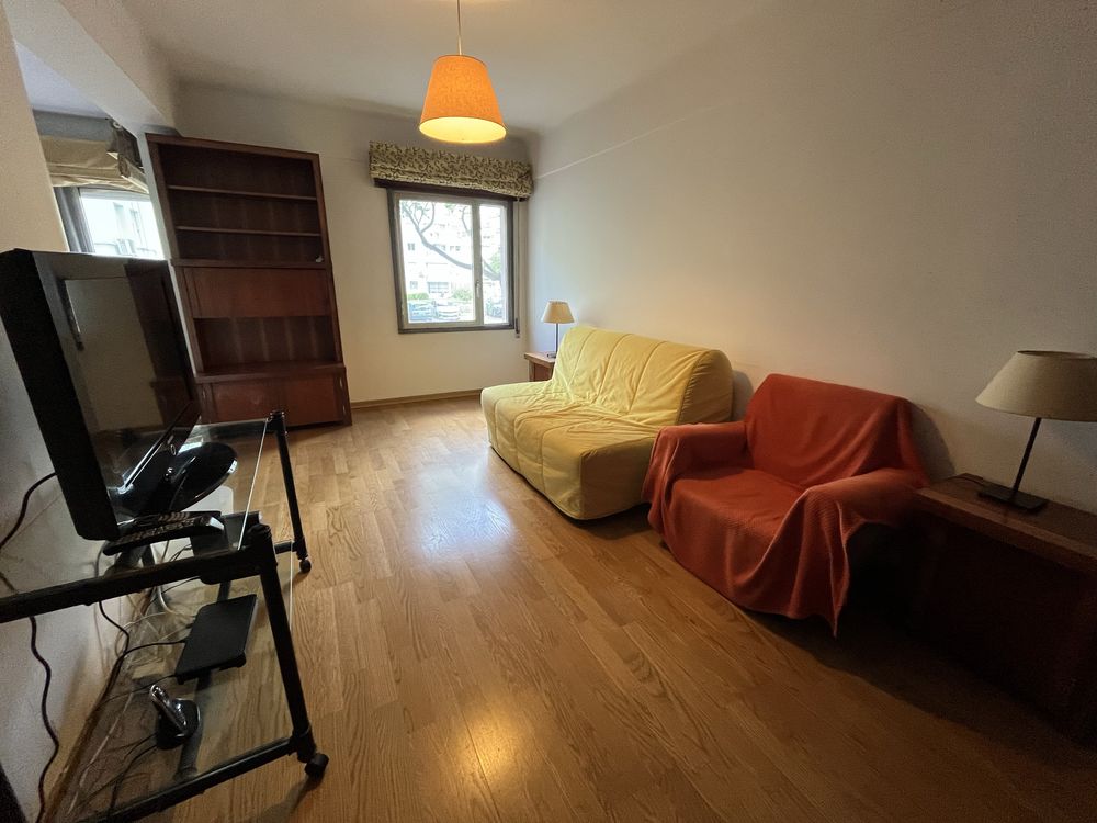 Quarto p/ estudantes (raparigas) - Programa de renda acessível