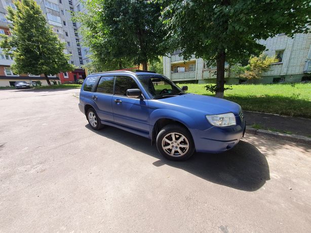 Subaru Forester 2л 2007 год