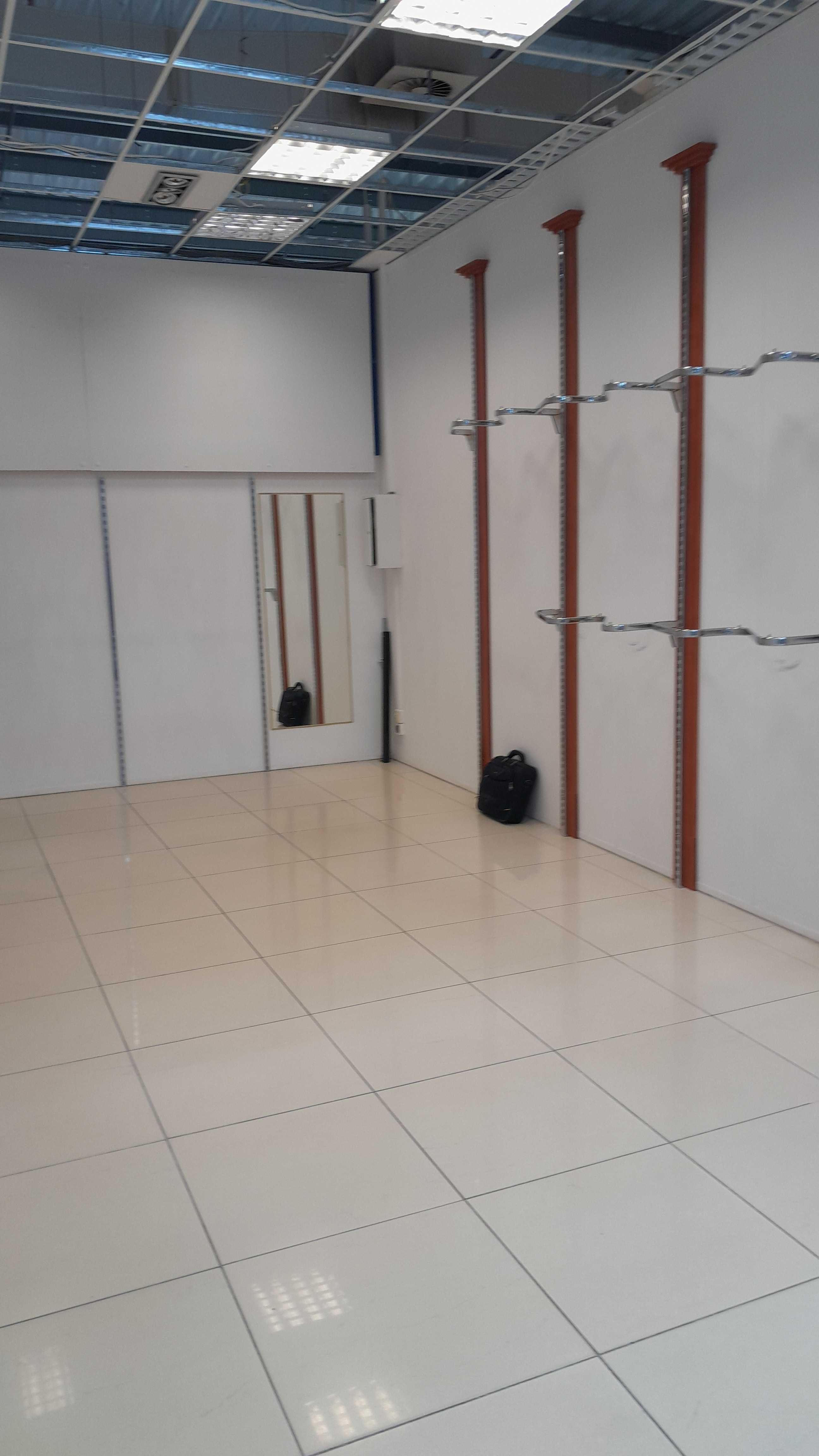 ODSTĄPIĘ lub wynajmę lokal handlowy w Ptak Moda