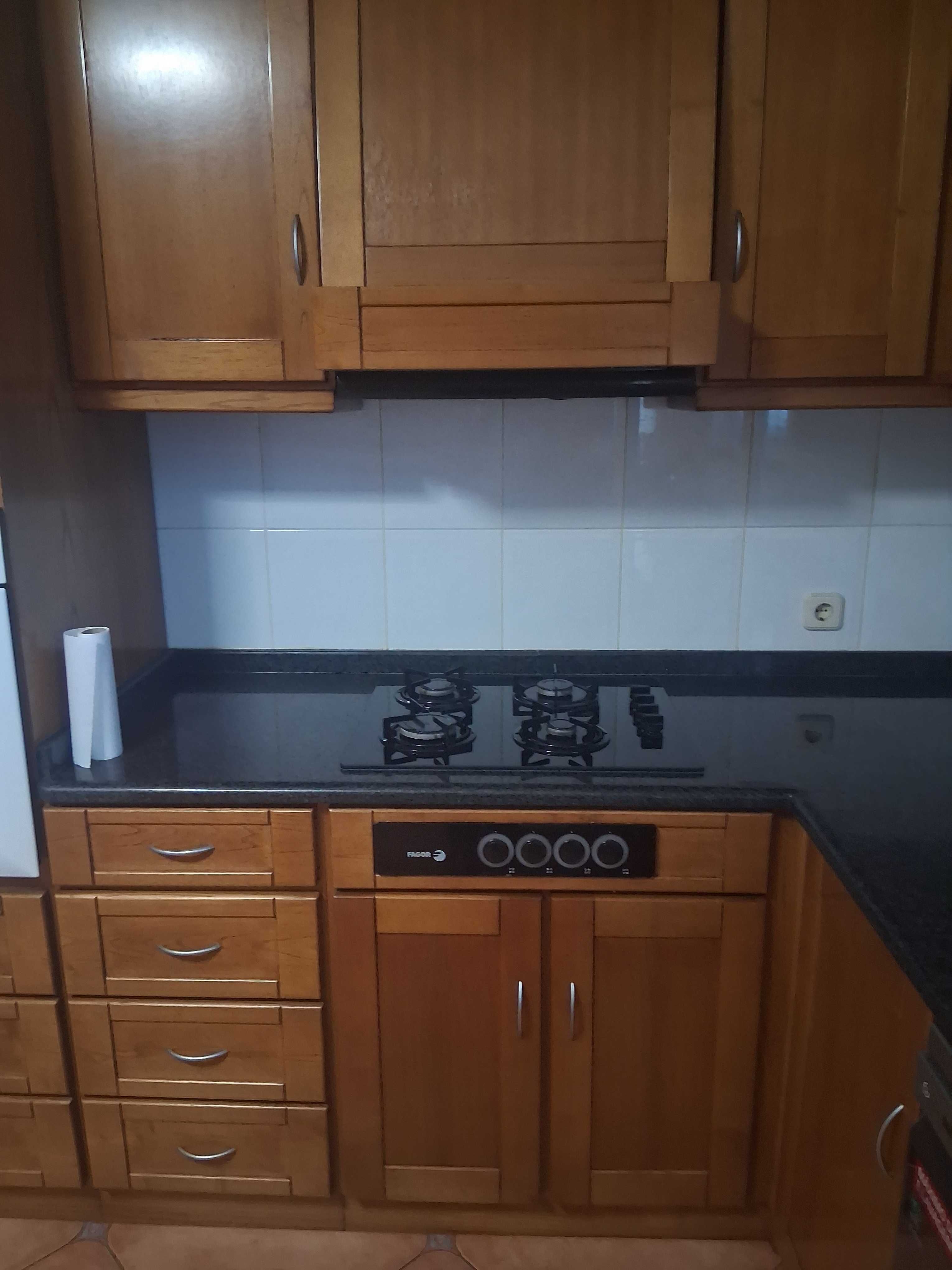 Móvéis cozinha madeira