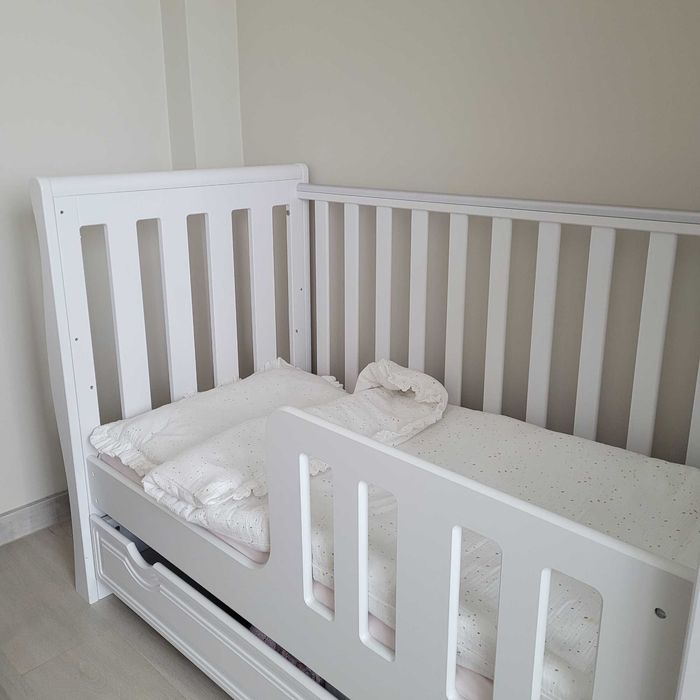 Łóżeczko model Megan firmy ARUŚ z materacem