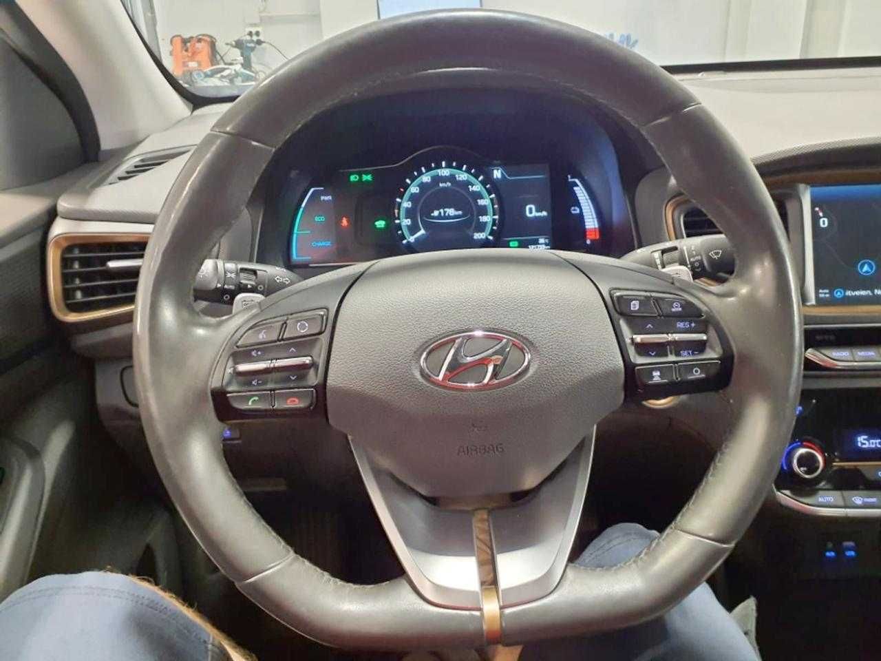 Hyundai Ionic 2017 в максимальній комплектації