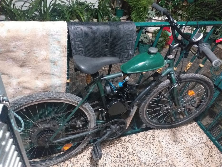 Bicicleta com metor 80cc com nova