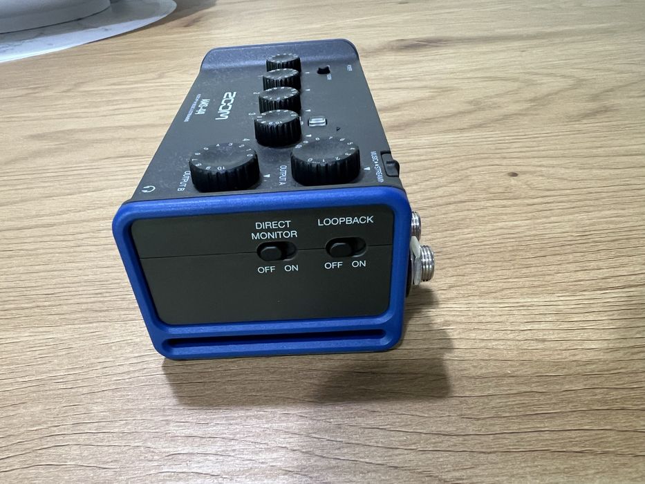 Zoom AMS-44 interface de áudio