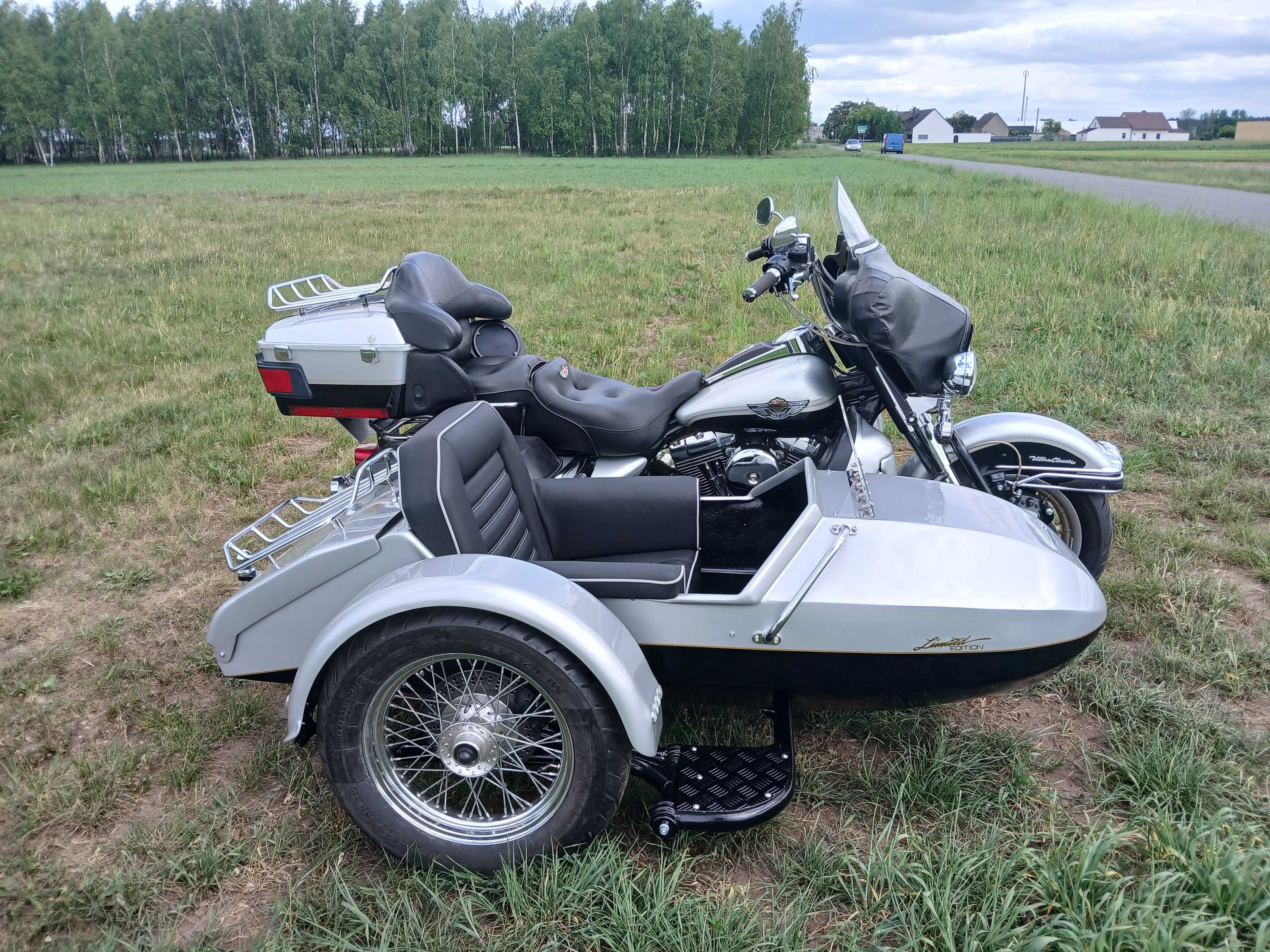 Harley Davidson Electra  z 2003r na 100 lat z koszem, wózkiem, sidecar