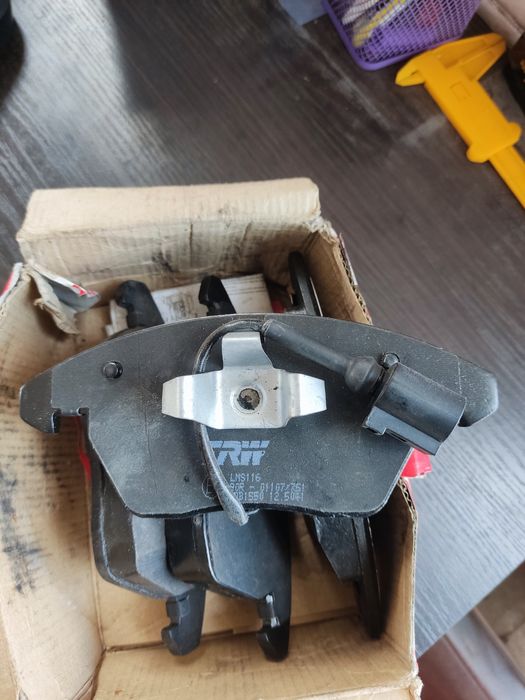 Колодки гальмівні передні TRW