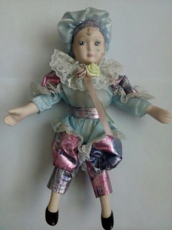 Фарфоровая кукла принц
