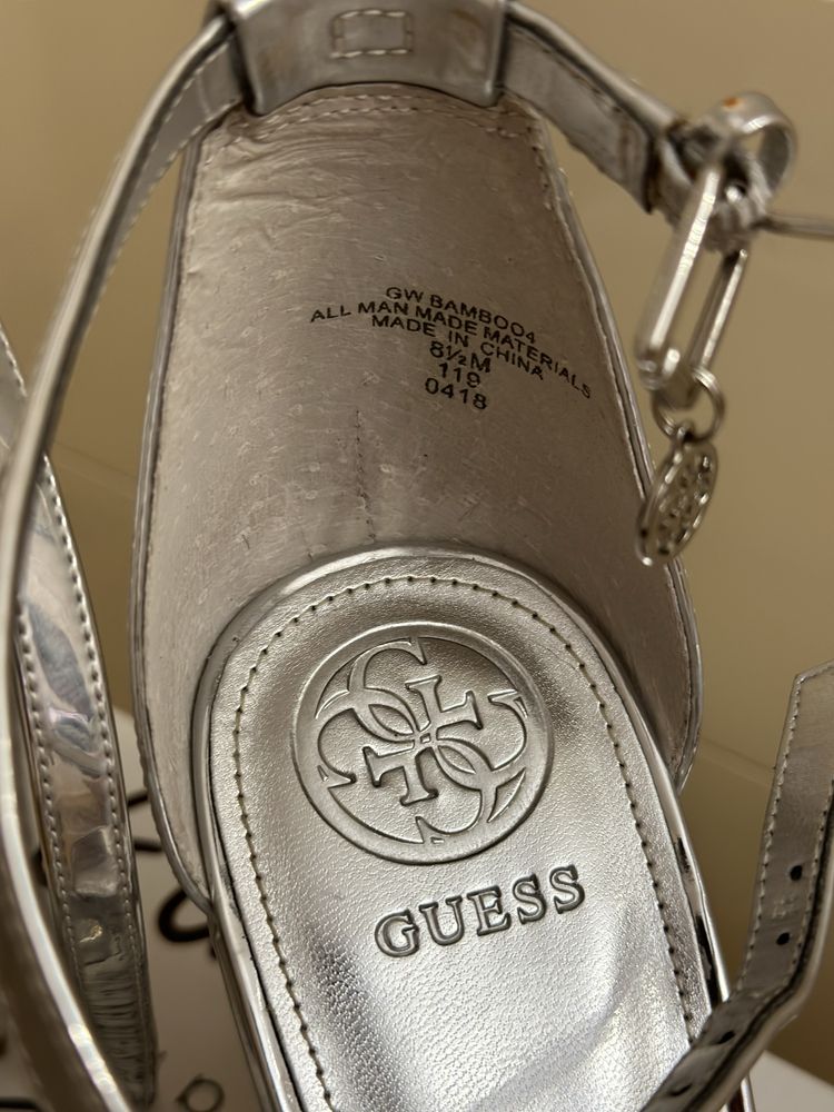 Босоножки guess