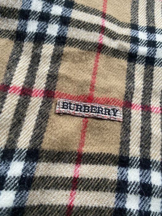 Шарф Burberry кашемировый в отличном состоянии