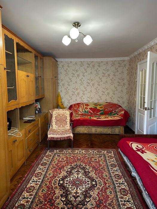 Продам 3-кімнатну квартиру по вул.Аркадія Голуба, б.1, без комісії
