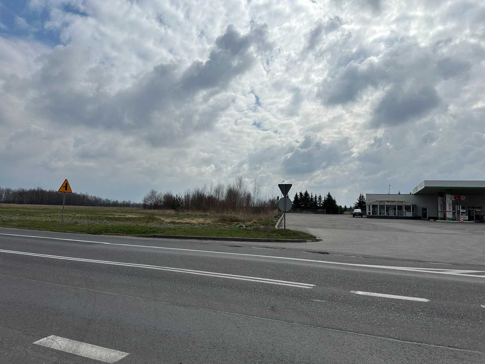 Sprzedam działkę 4021 m2 przy trasie Łódź Wrocław wydana WZ