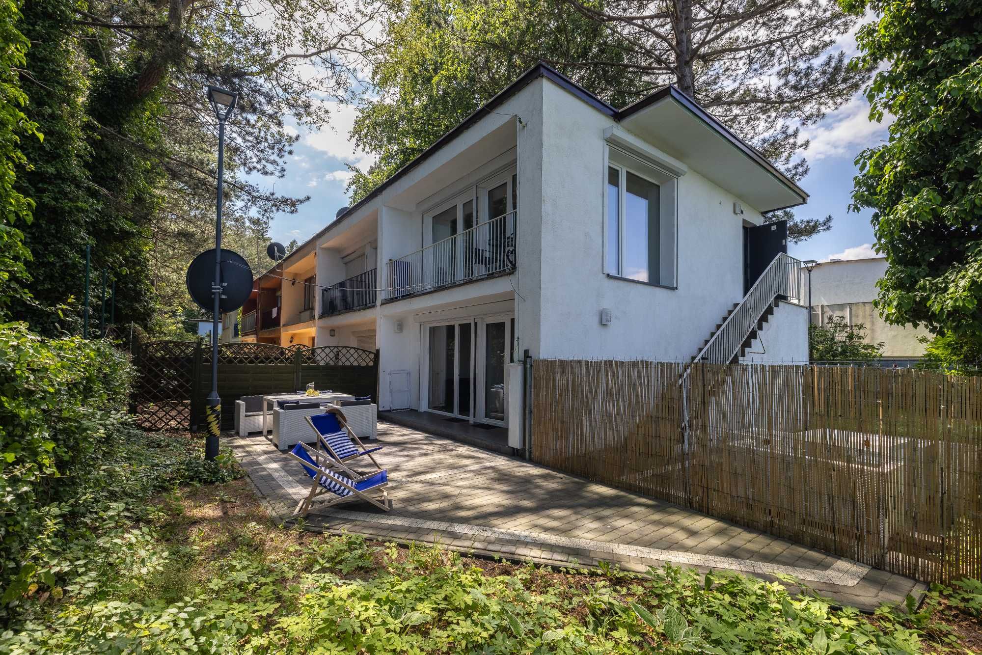 2-pokojowy apartament z widokiem na morze i ogródkiem, 100m od plaży