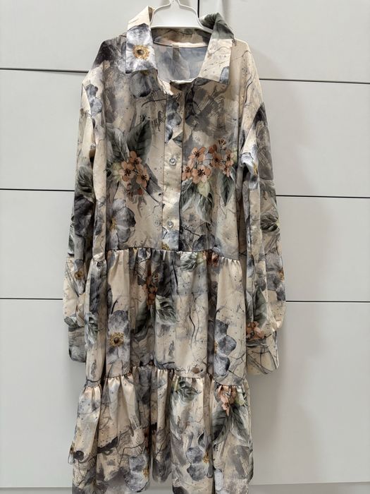 Легка і стильна сукня для дівчинки 152 зріст