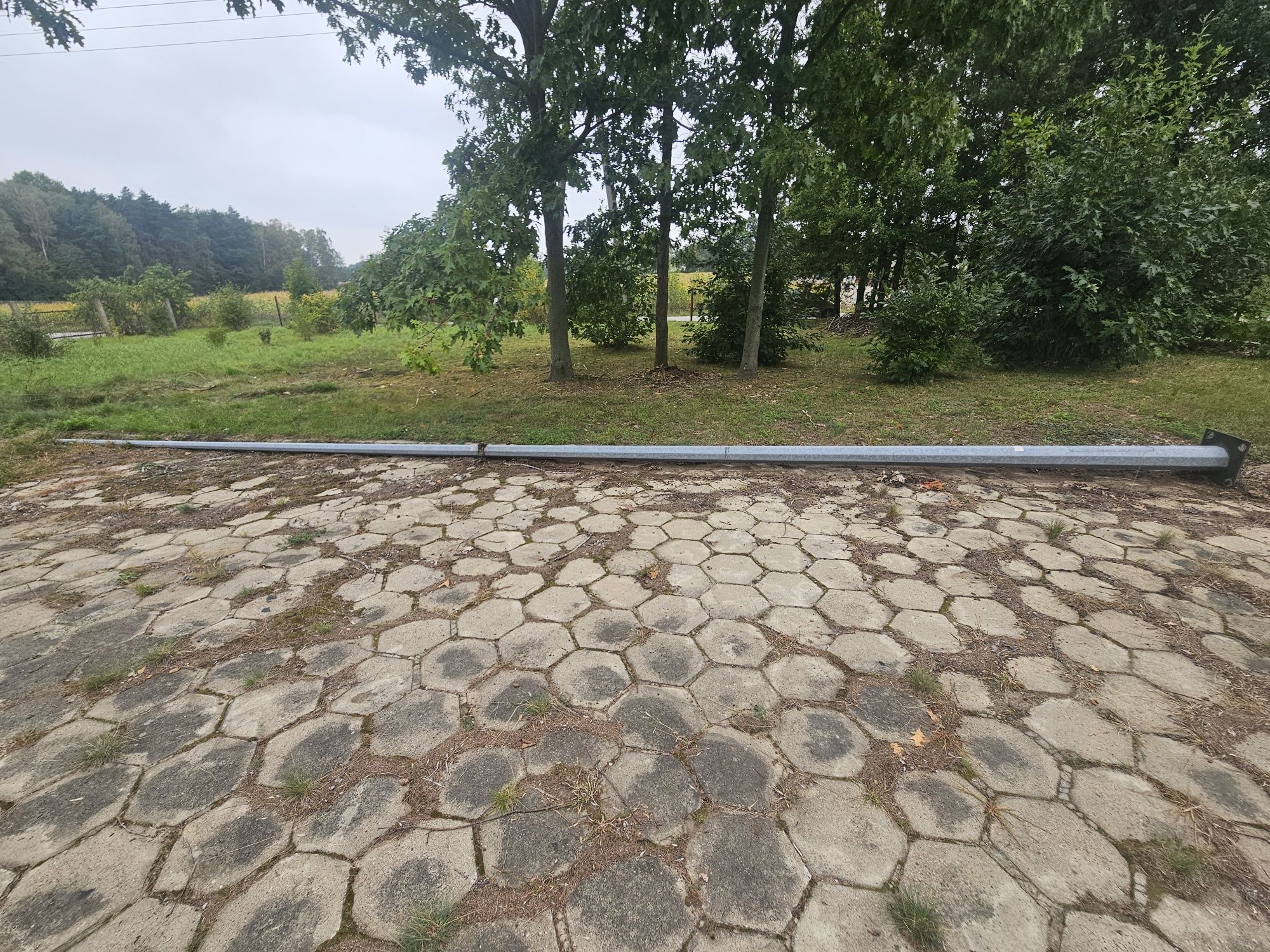 Słup oświetleniowy maszt latarnia Valmont 12m