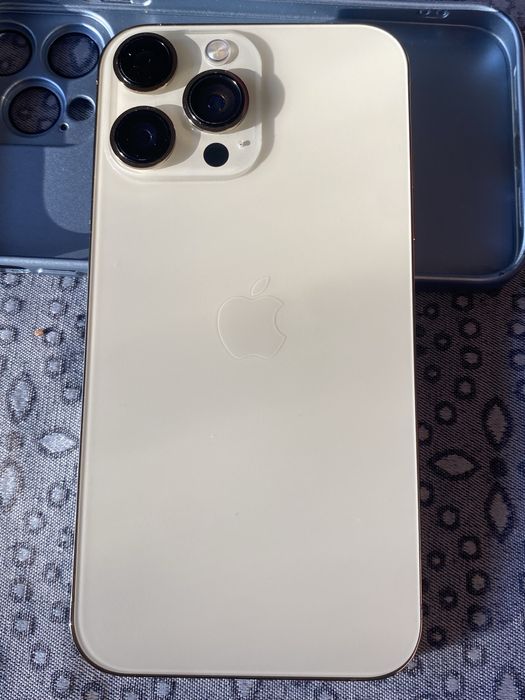 Iphone 64GB XR convertido 14 Pro Gold