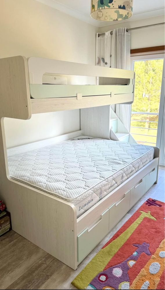 Beliche H 311 c/estrado e colchão de baixo (como novo)