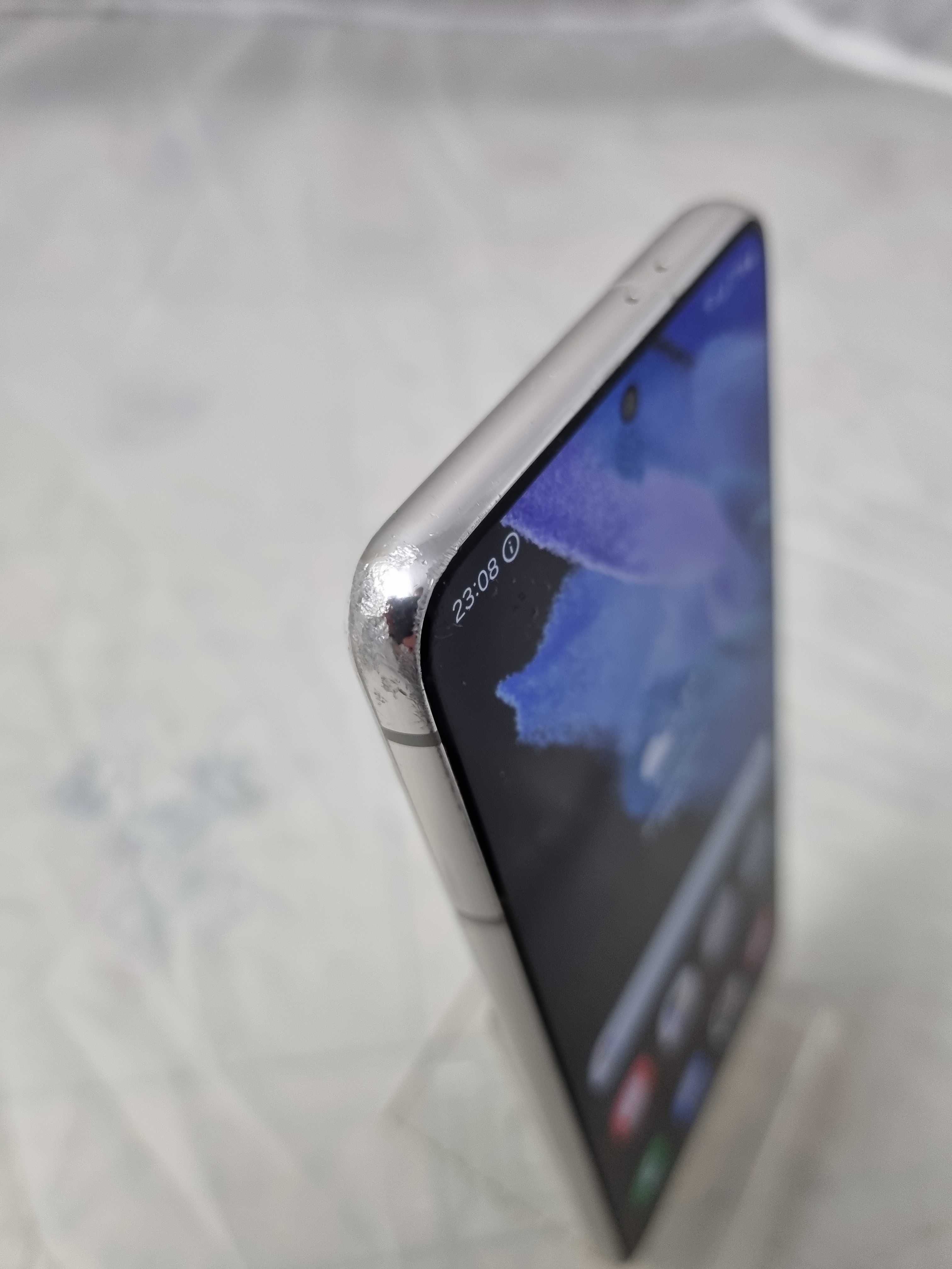 Samsung Galaxy S21 5G G991U1 8/128gb б/у