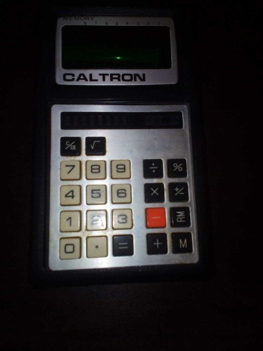 Maquina calculadora antiga de bolso modelo Caltron