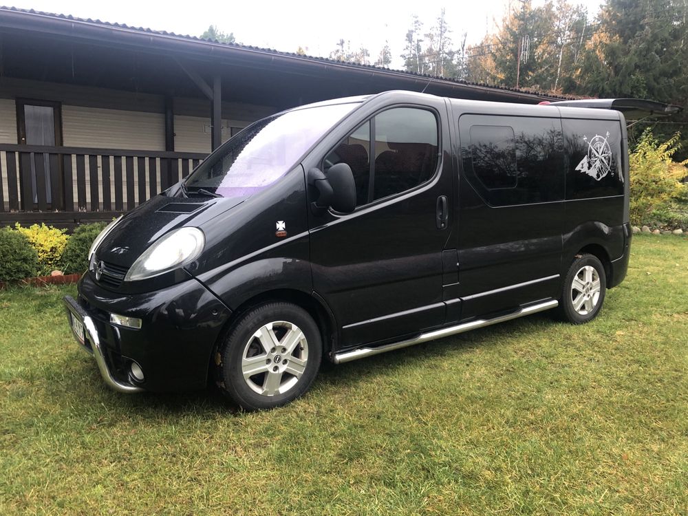 Wynajem busa Opel Vivaro 7 osobowy, wypożyczalnia, bus na wakacje.