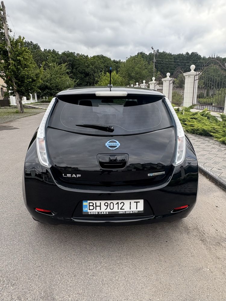 Продам  Nissan Leaf 2013