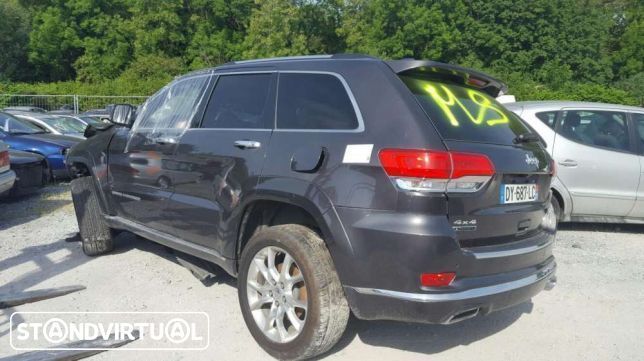 Jeep Cherokee de 2015, portas, tampa de mala e mecânica