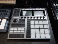 NI (Native Instrument) Machine+ Plus