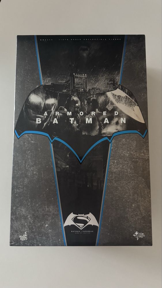 Hot Toys MMS349 Armored Batman