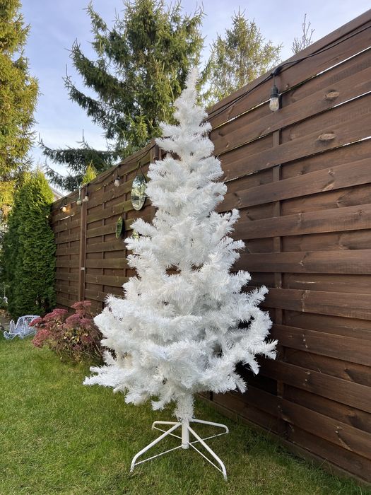 Choinka sztuczna biała 180 cm ze stojakiem