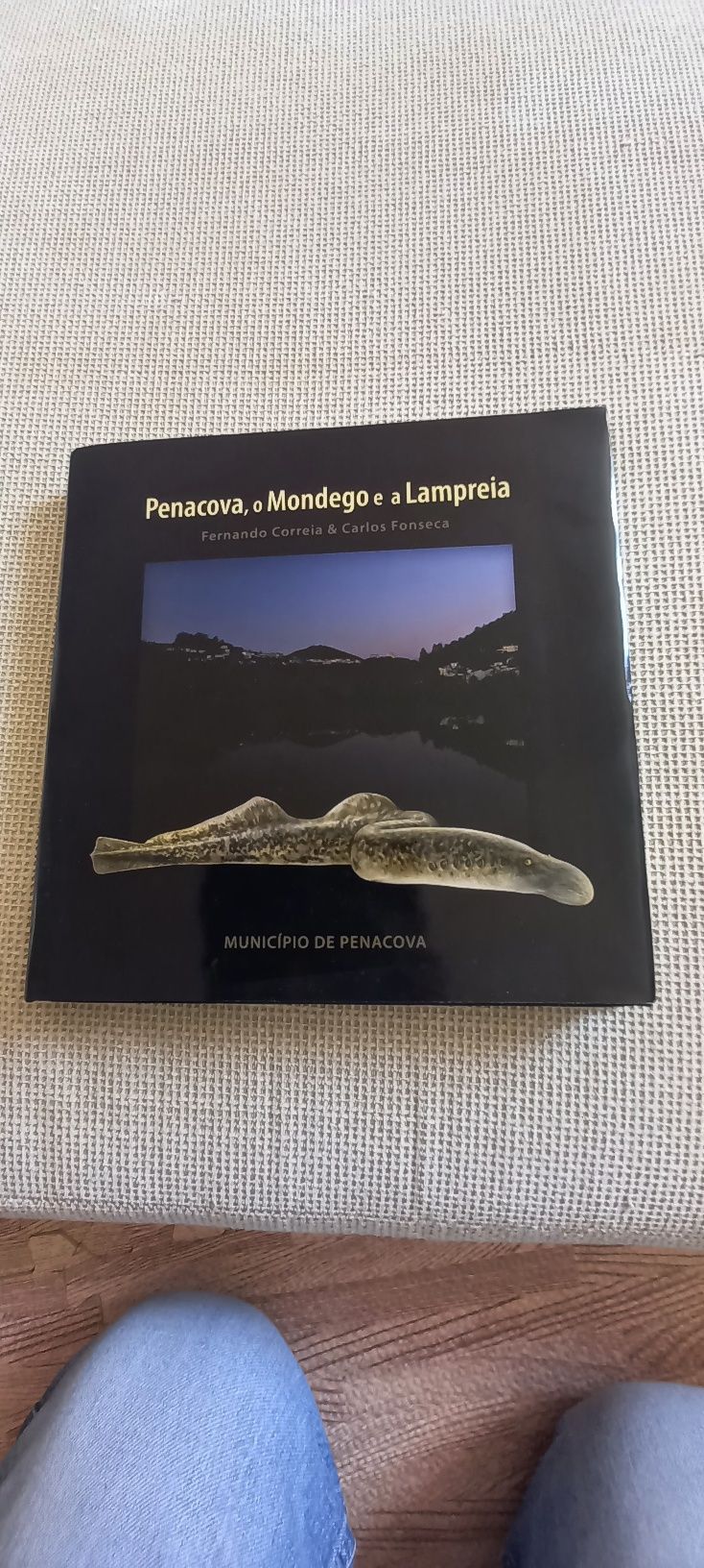 Várias fotos de Livros sobre Coimbra. 15.00 cada.