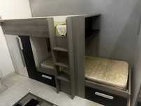 Cama semi-nova Beliche