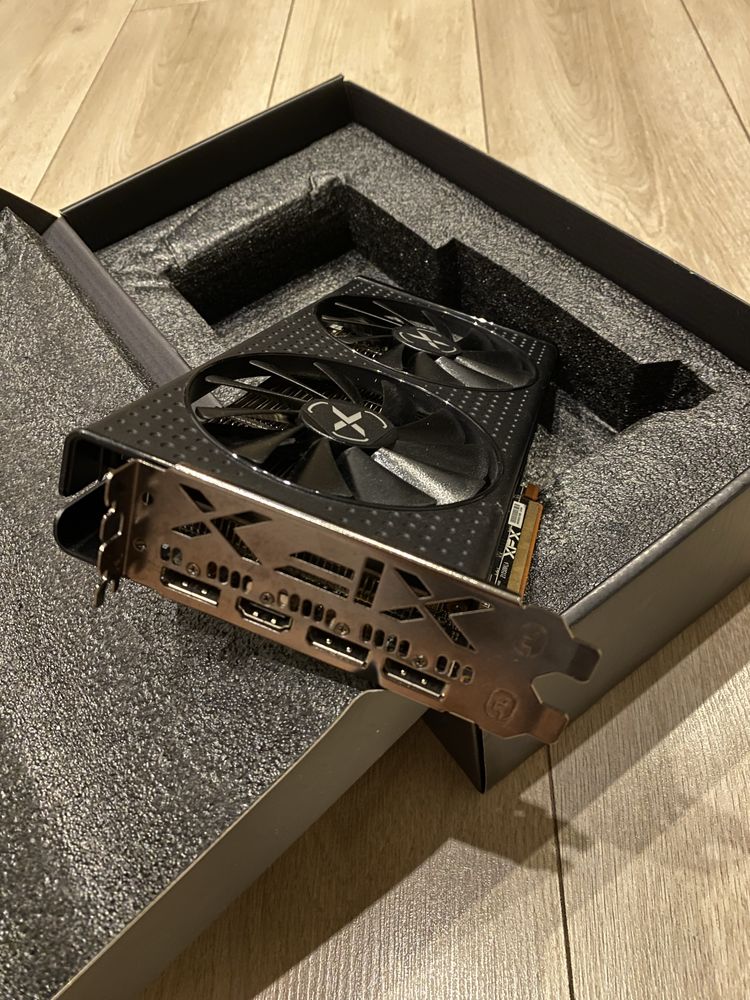 XFX Radeon RX 6600 XT Speedster SWFT 210