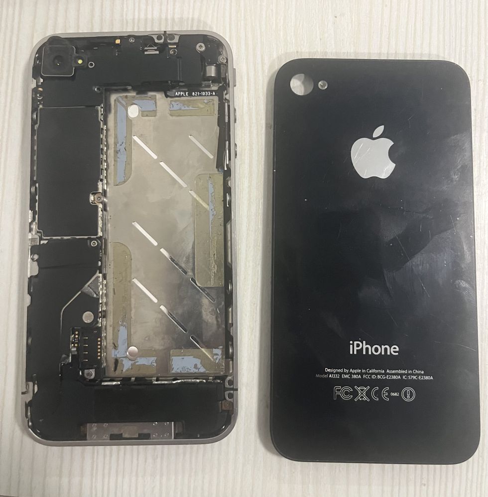 Iphone 4 на запчасти