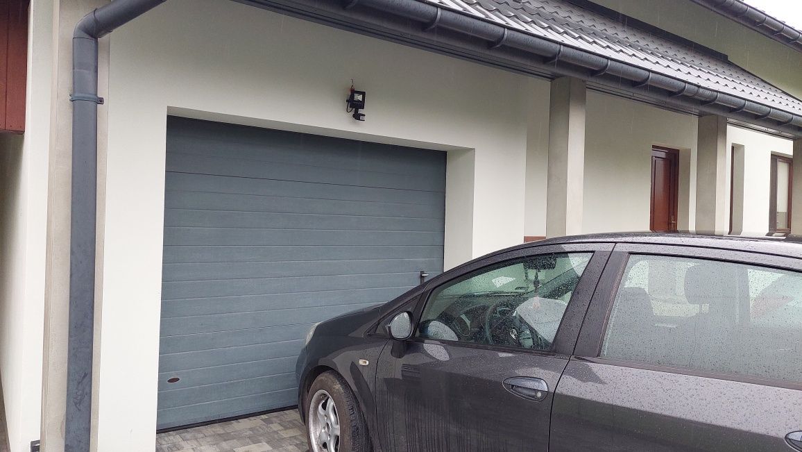 Brama garażowa używana
