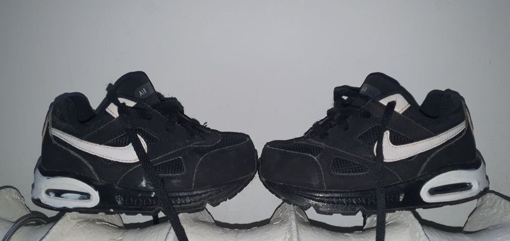 Buty dziecięce Nike Air Max rozmiar 25 wkładka 14cm