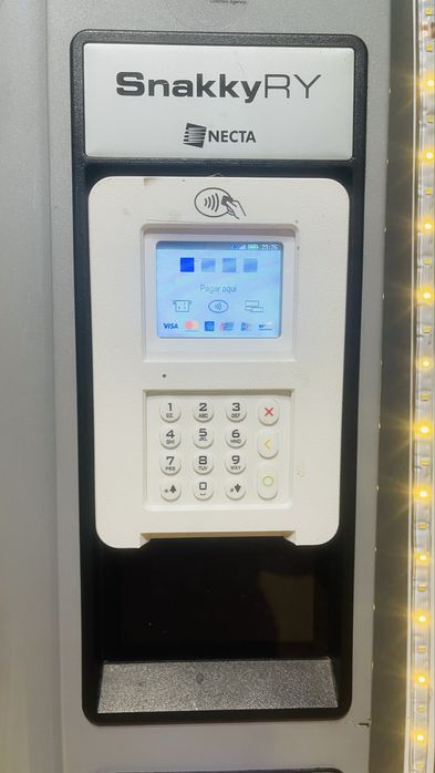 Maquina Vending já com pagamamento cartão
