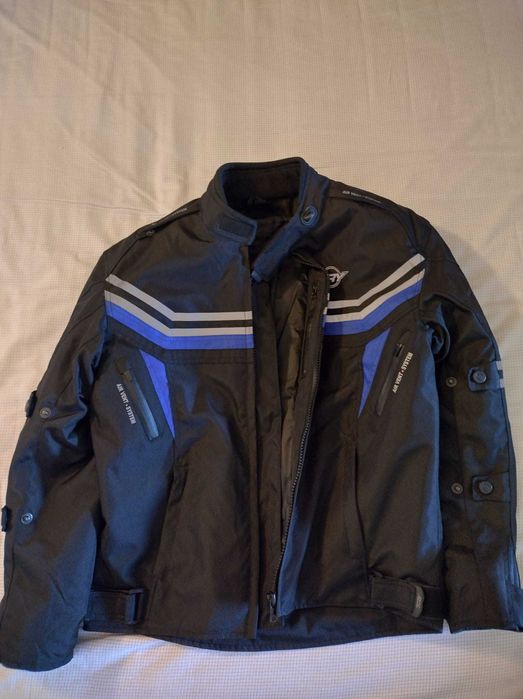 Vários artigos MOTARD, usados como novos e outros novos.