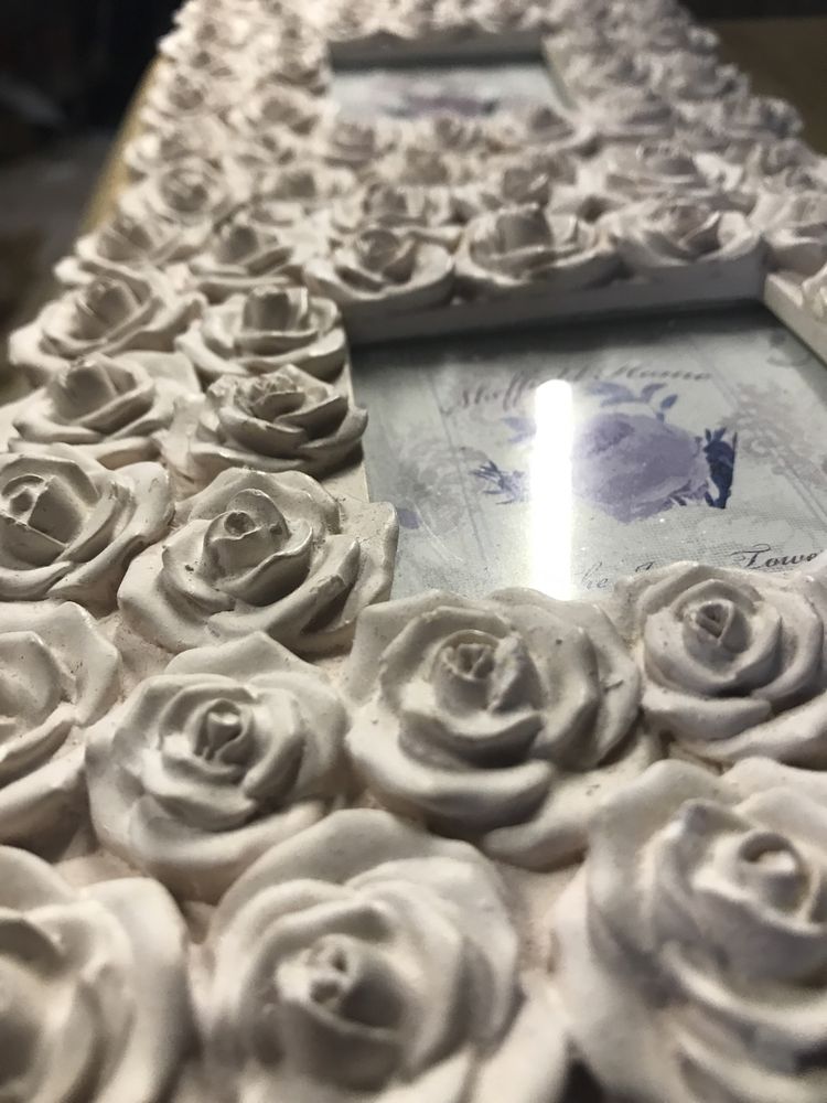 Dwie grube ceramiczne ramki mnostwo roz 3 d jak antyczne
