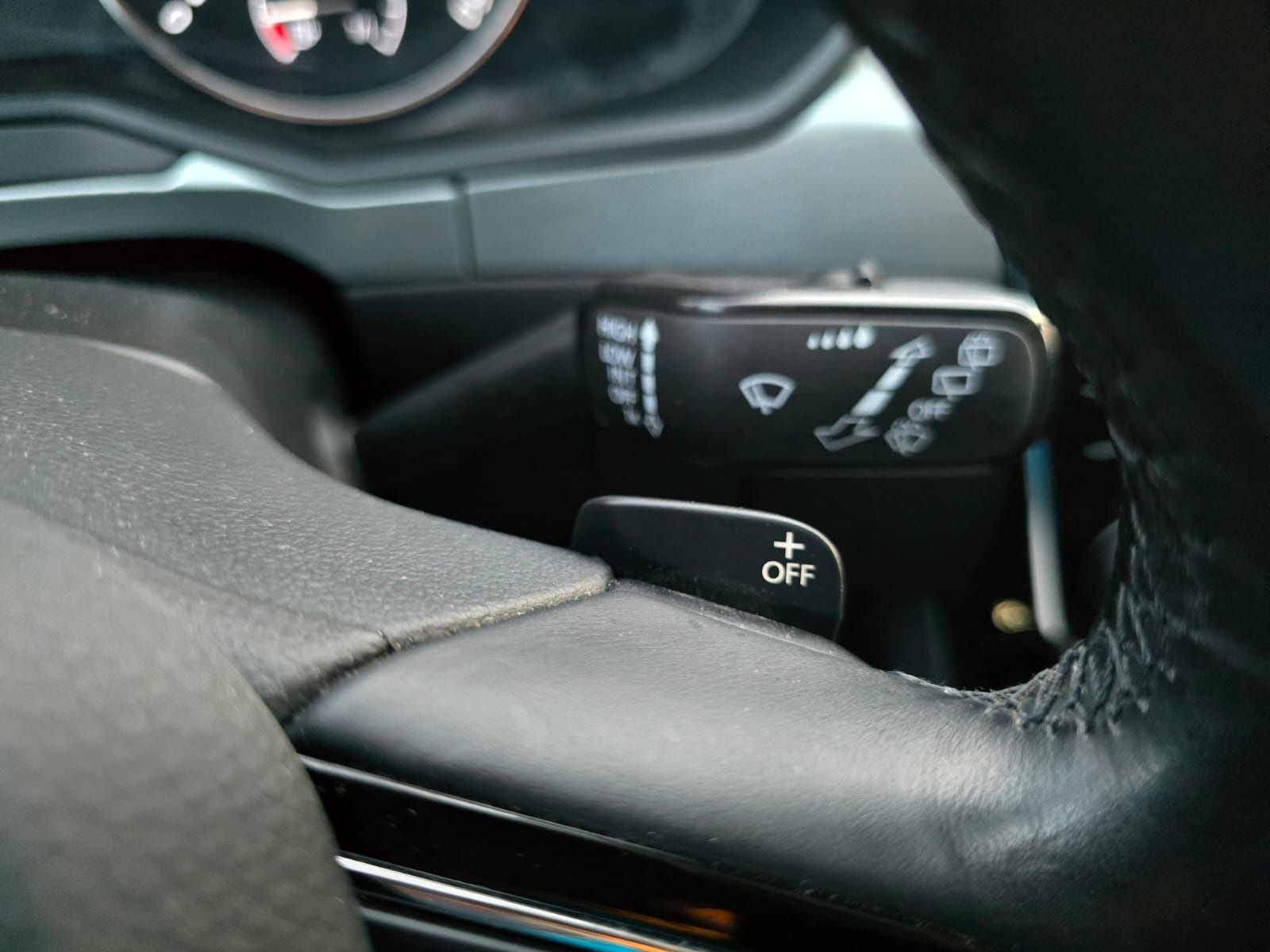 Skoda Superb 2,0TDI DSG Łopatki, Radar, Biksenon, el bagażnik, Navi