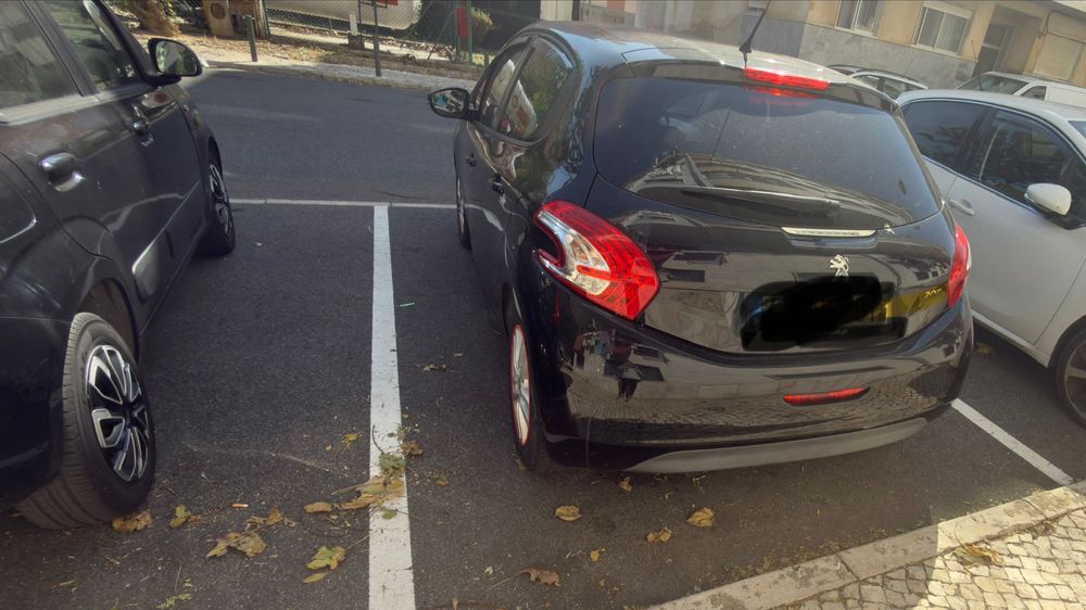 Peugeot 208 com revisão feita em julho pastilhas e discos novos