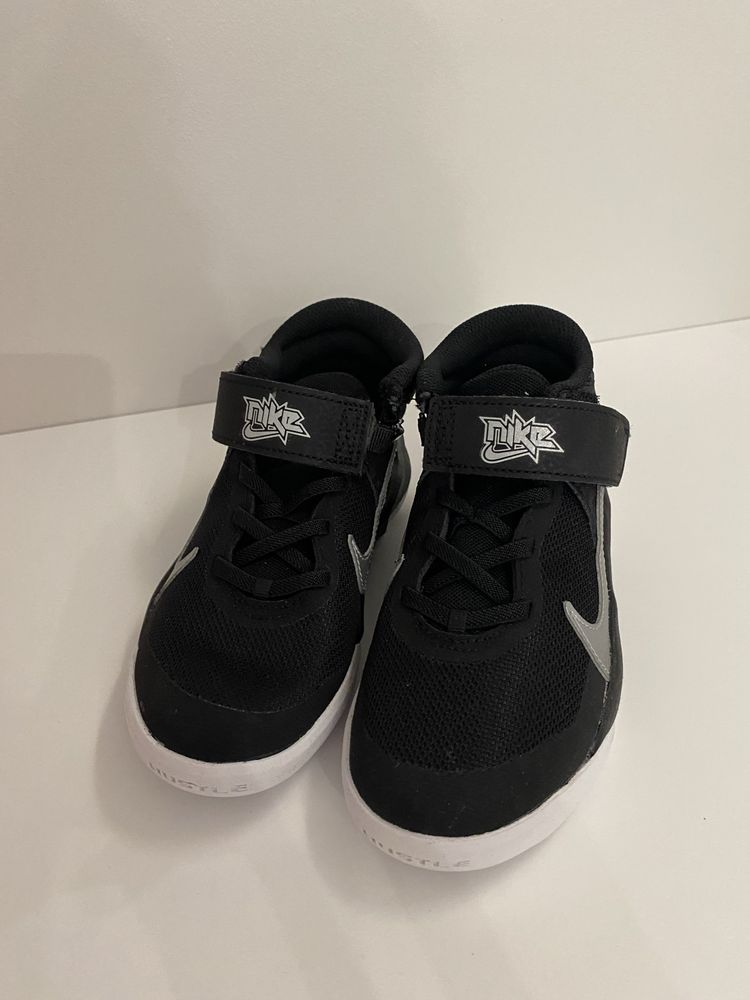 Buty dziecięce rozmiar 29,5 Nike