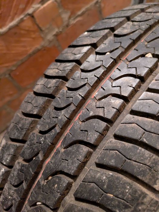 Opony zimowe 195/65 R15 z felgami – bardzo dobry stan