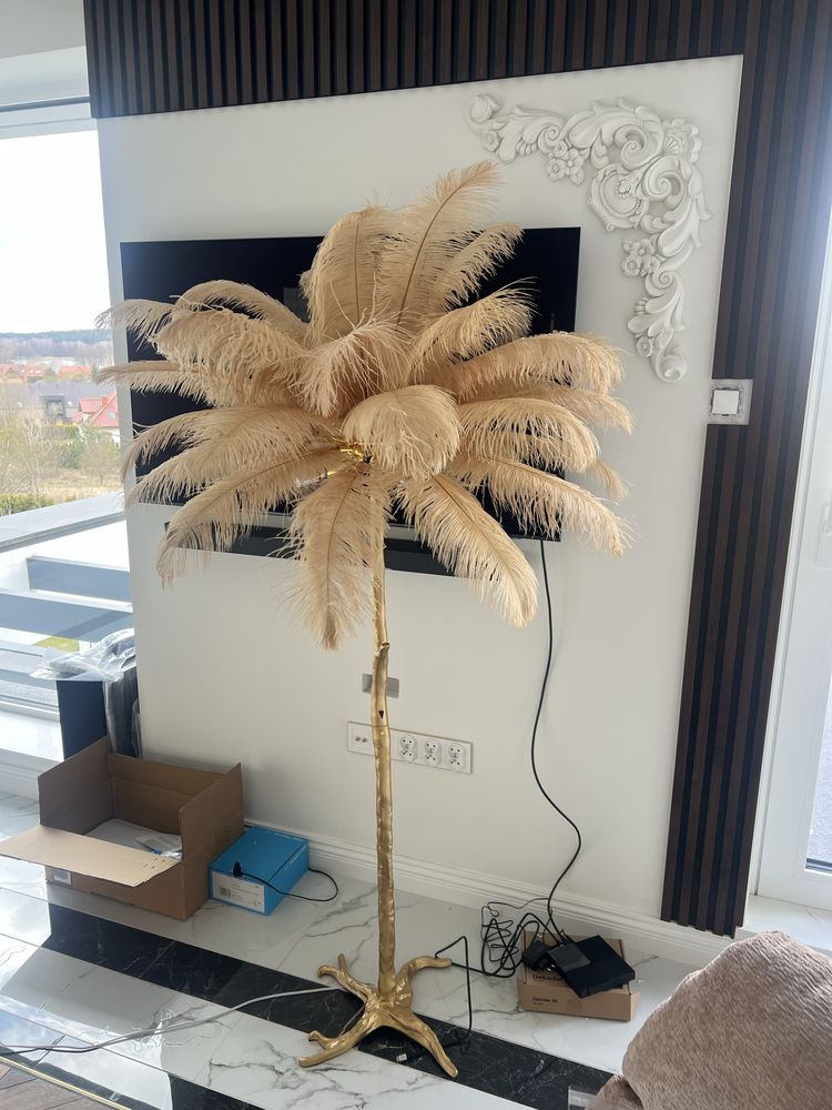 Lampa stojąca z piorami strusia 170 cm piekna